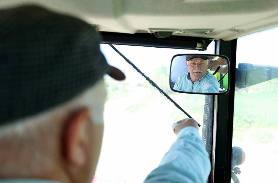 Protez kollarıyla diğer çiftçilere 30 yıldır taş çıkartıyor! Engelli çiftçinin azmi takdir topluyor 5